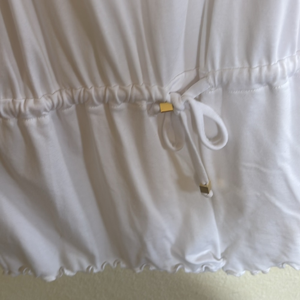 White romper - Picture 3 of 4